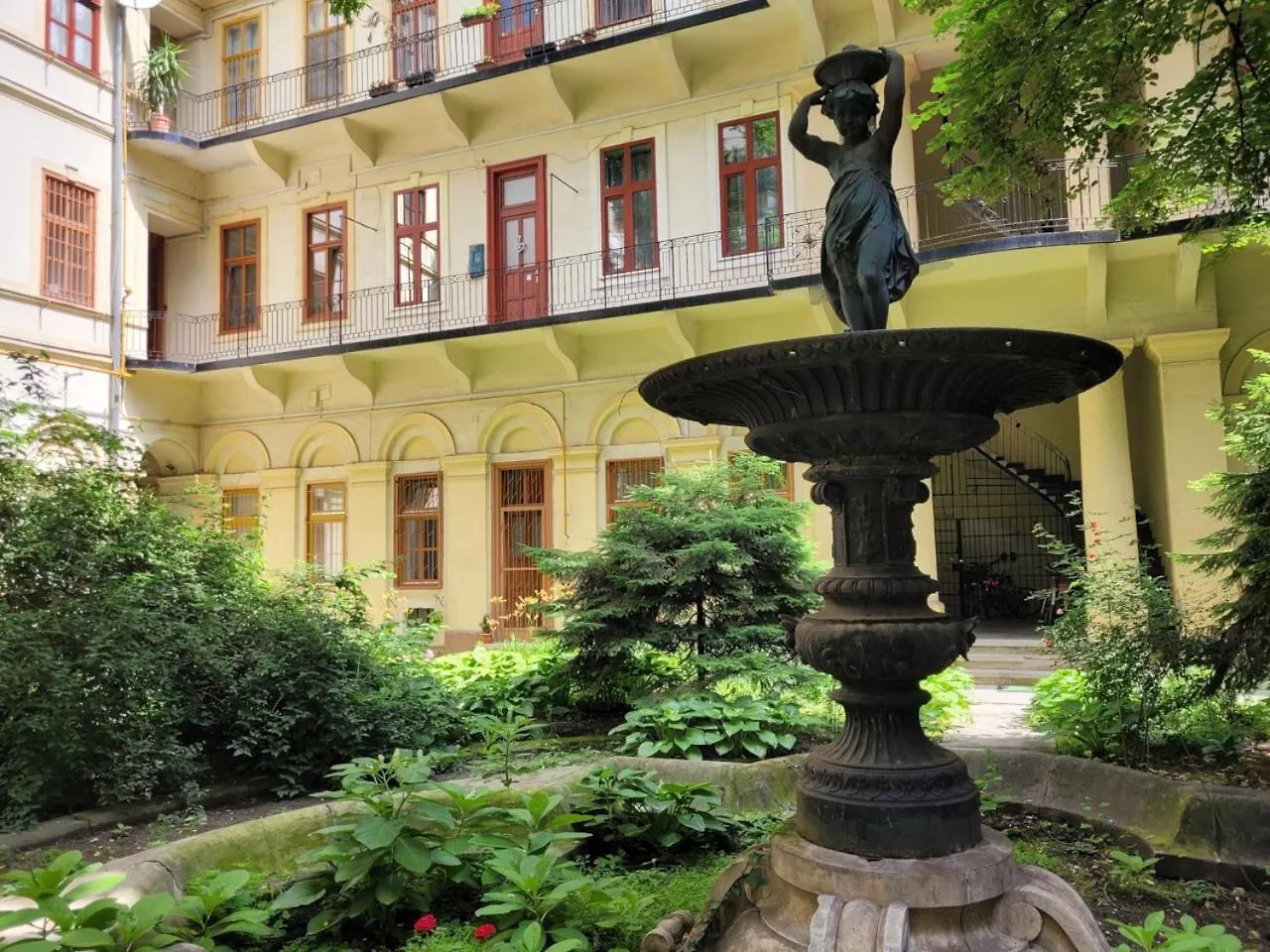 Liszt Studio Budapest 0*,  Hungary